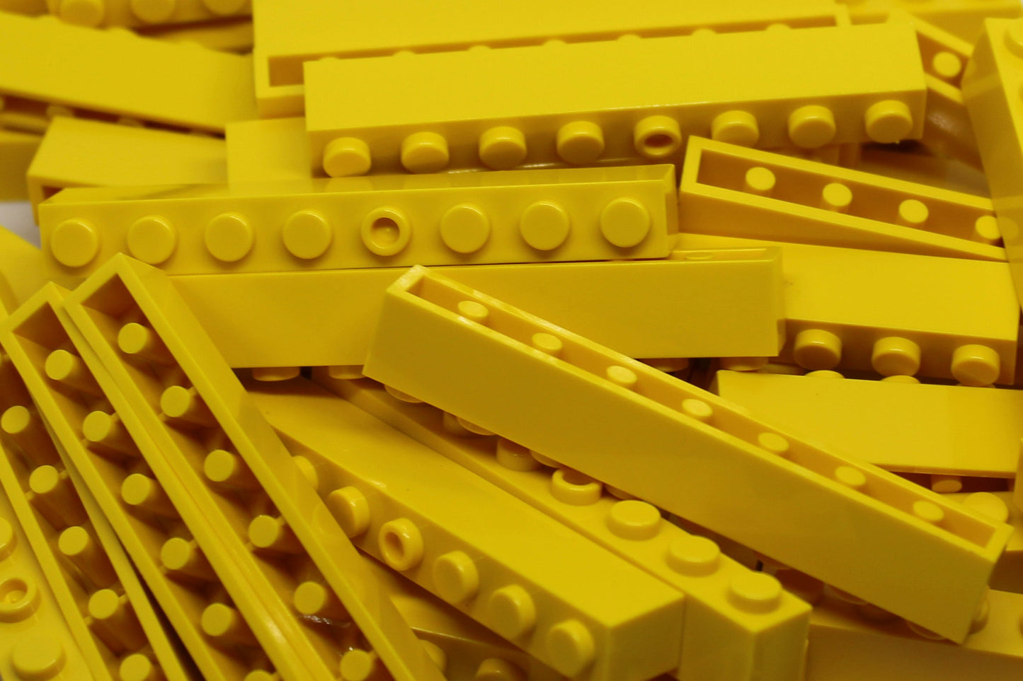 1x8 Stud Bricks 80 Pack (Yellow)