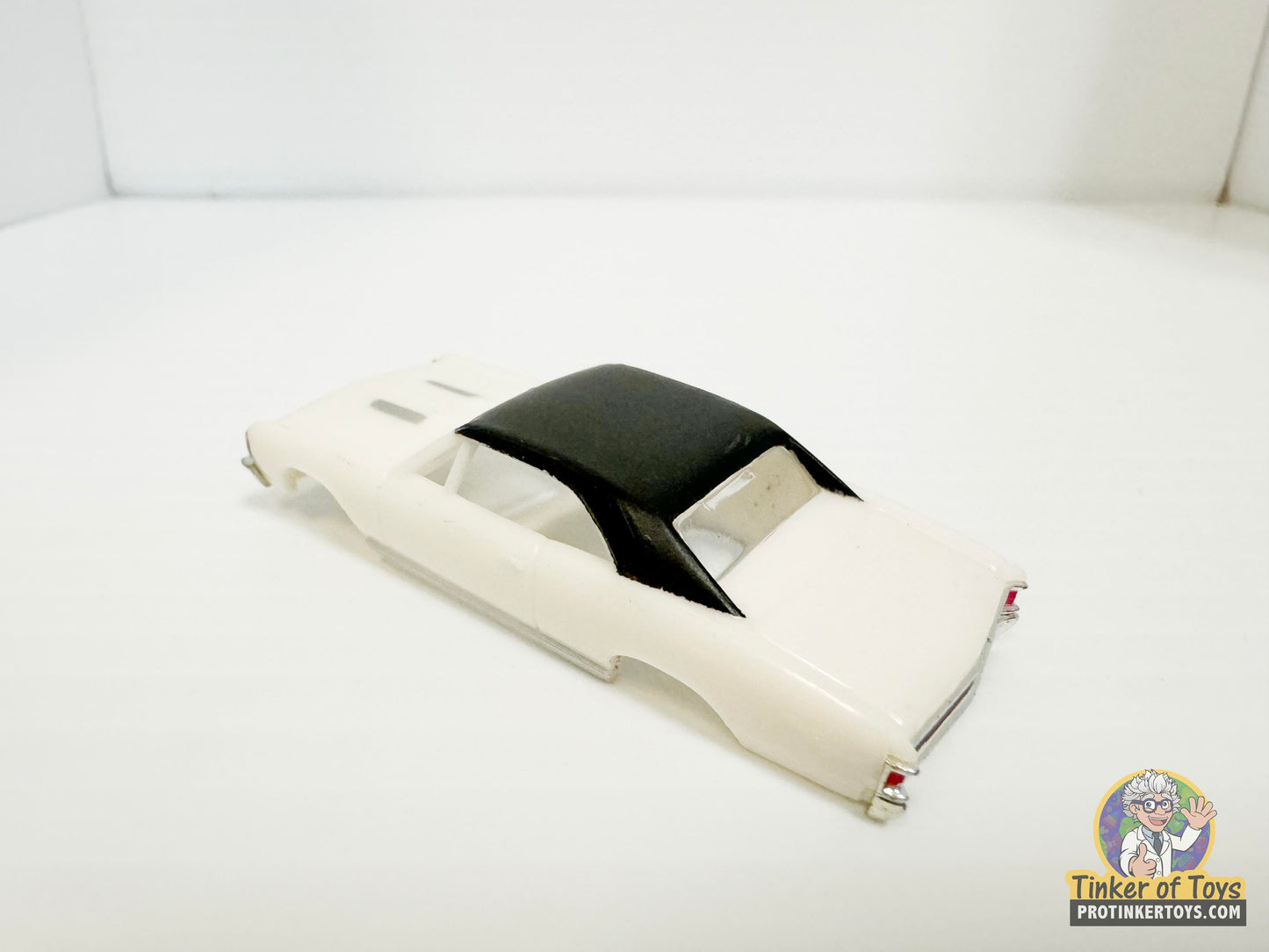 1967 Chevelle SS Vinyl Top White Black | MM04080 | Model Motoring