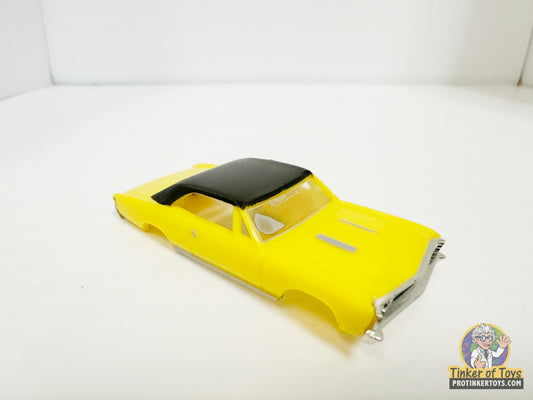 1967 Chevelle SS Vinyl Top Yellow Black | MM04090 | Model Motoring