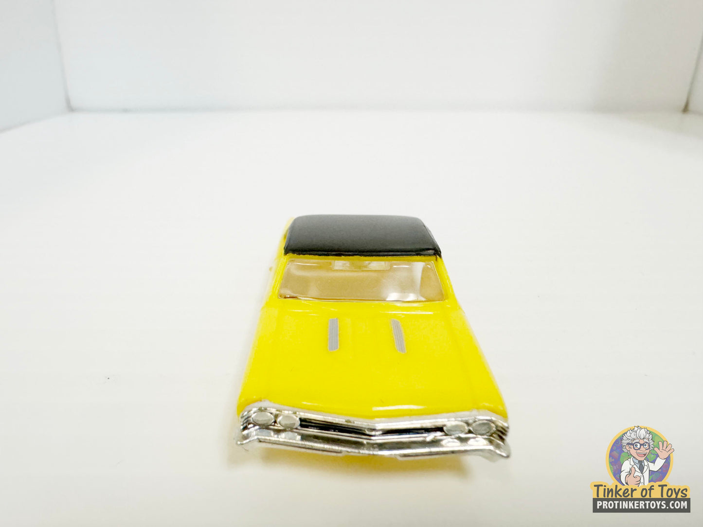 1967 Chevelle SS Vinyl Top Yellow Black | MM04090 | Model Motoring