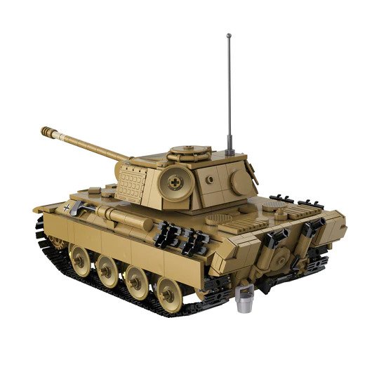 CaDA WWII German Panther RC Tank Brick Set – 907-Piece Remote Controlled Model with Rotating Turret