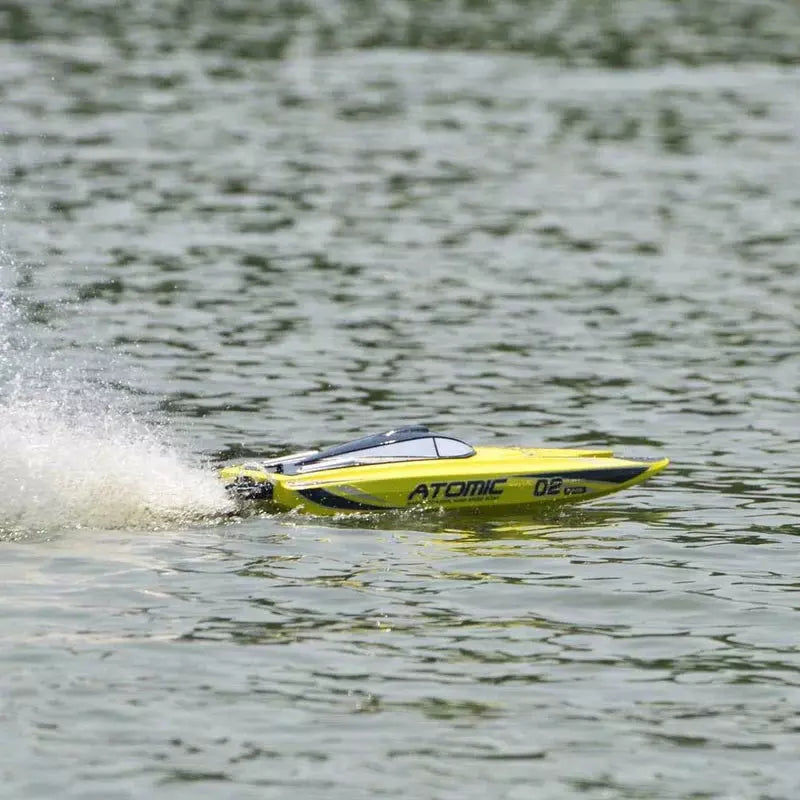VolantexRC ATOMIC High-Speed Race Boat – Brushless 60 km/h RC Boat with LiPo Battery & Self-Righting System
