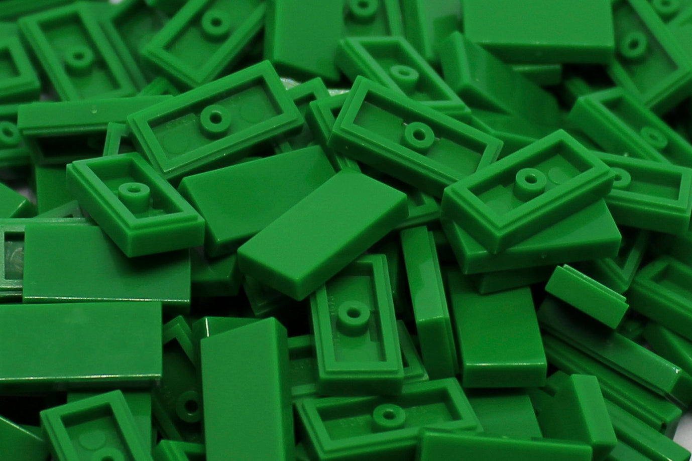 1x2 Tile Brick 200 Pack (Green)