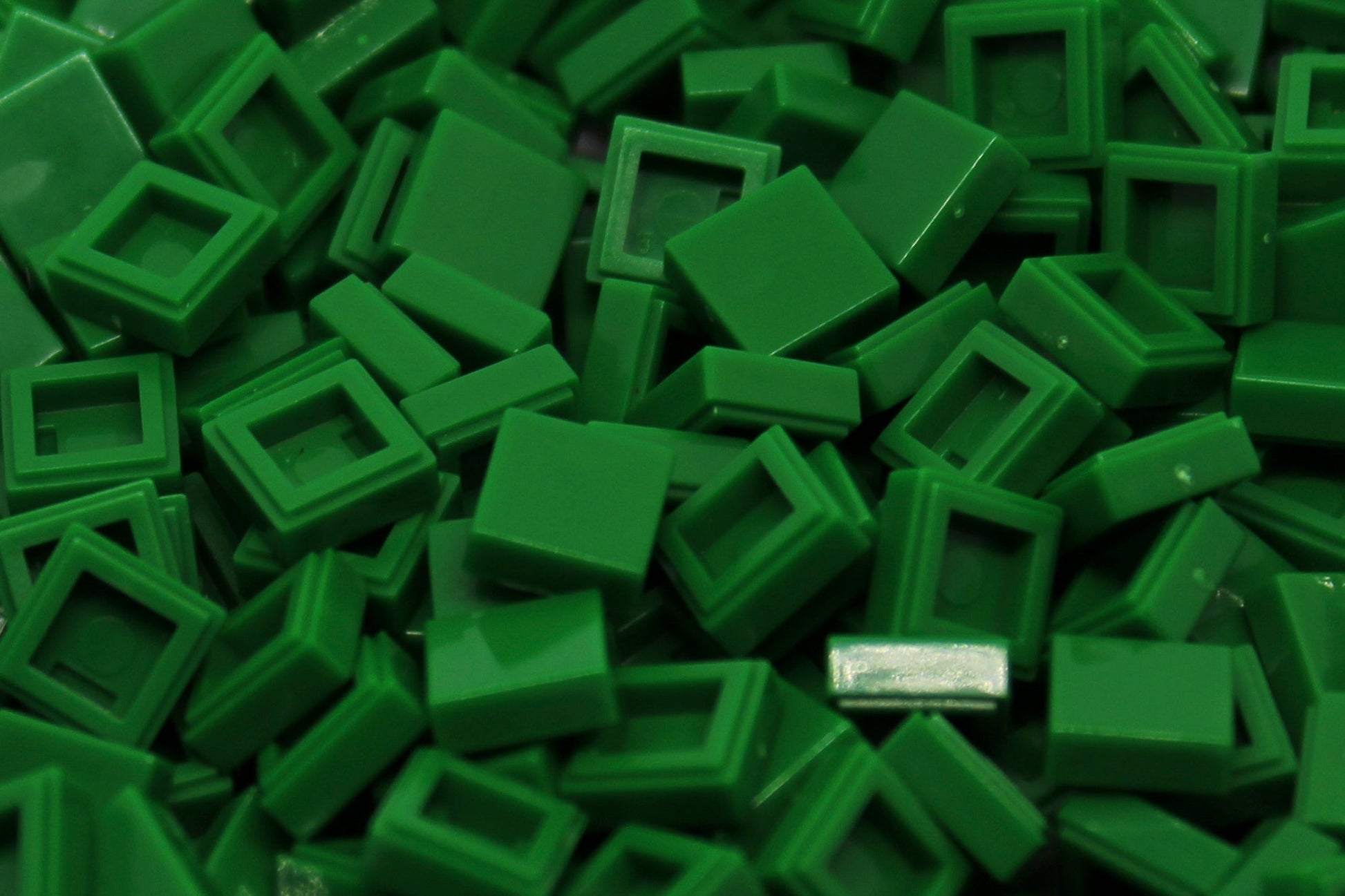 1x1 Tile Brick 300 Pack (Green)