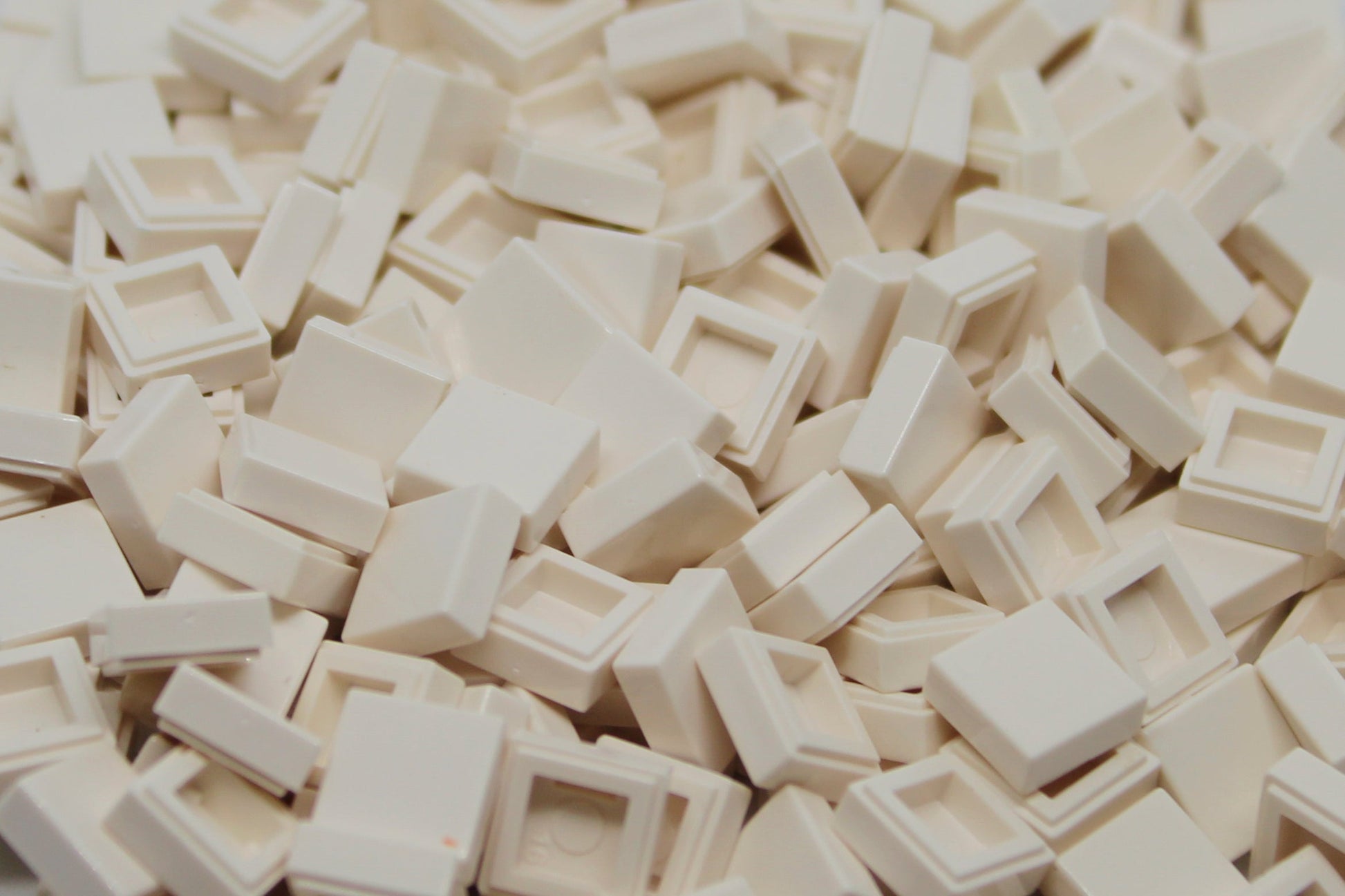 1x1 Tile Brick 300 Pack (White)