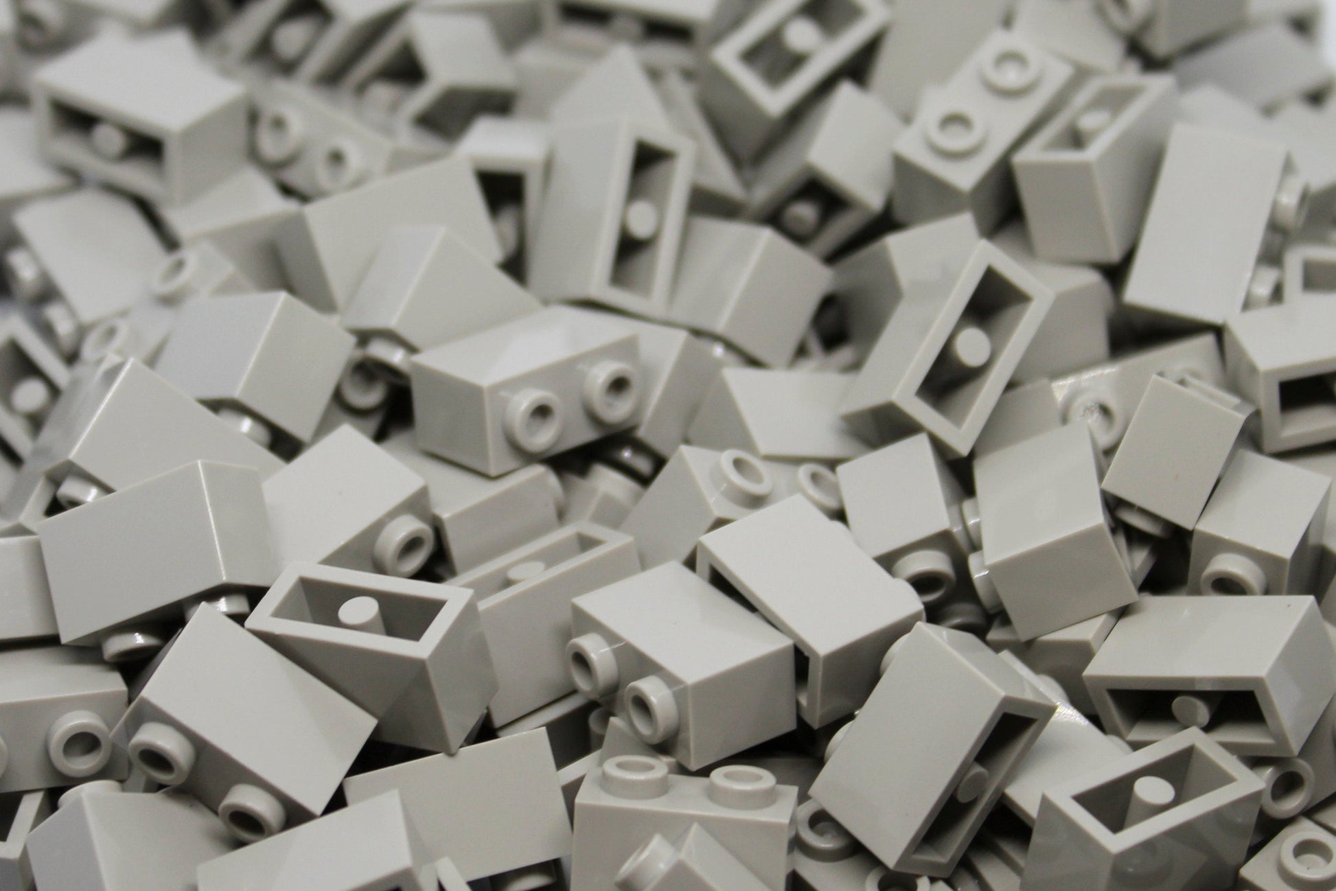 1x2 Stud Bricks 200 Pack (Light Gray)