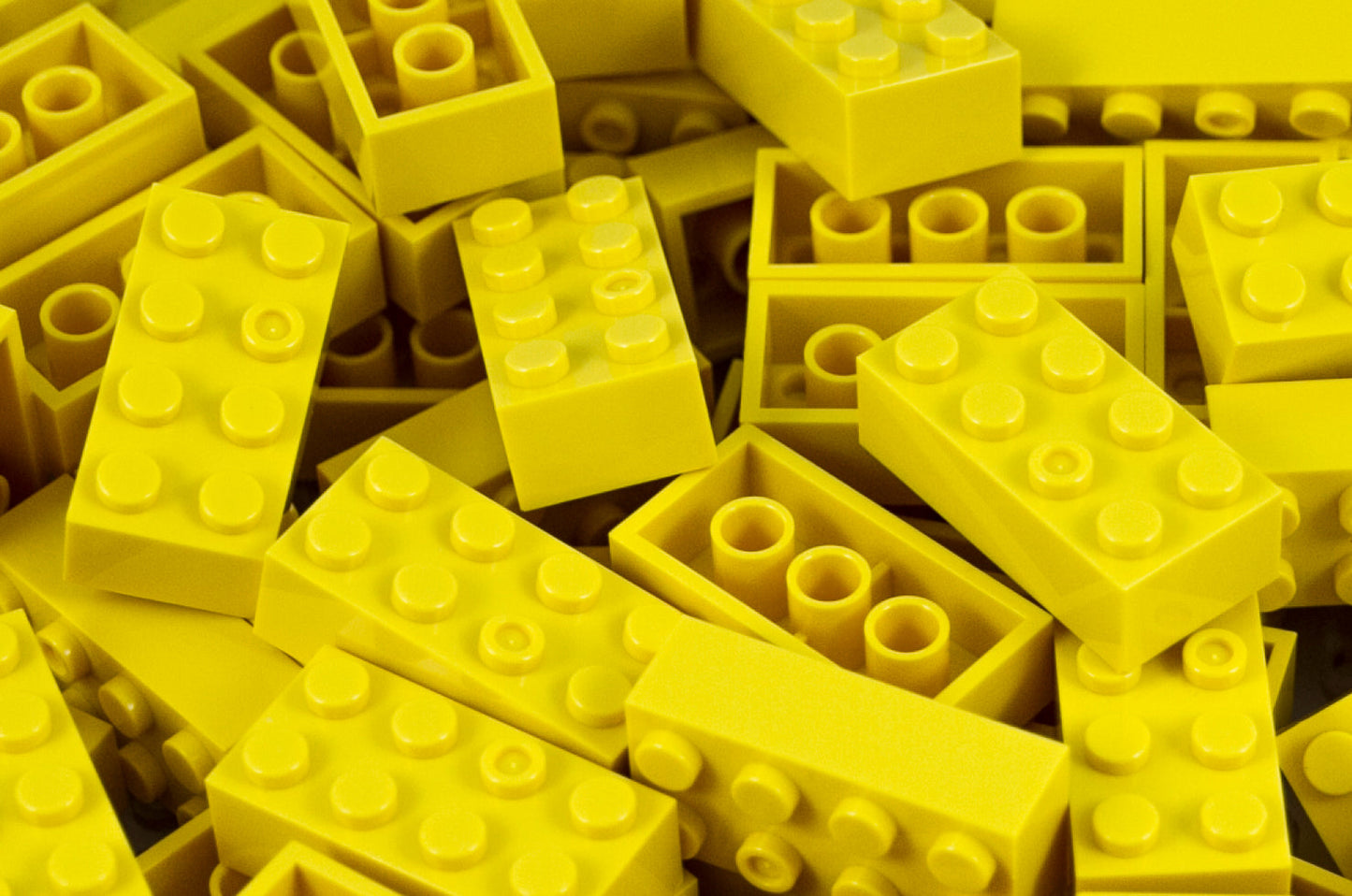 2X4 Brick 100 Pack (Yellow)