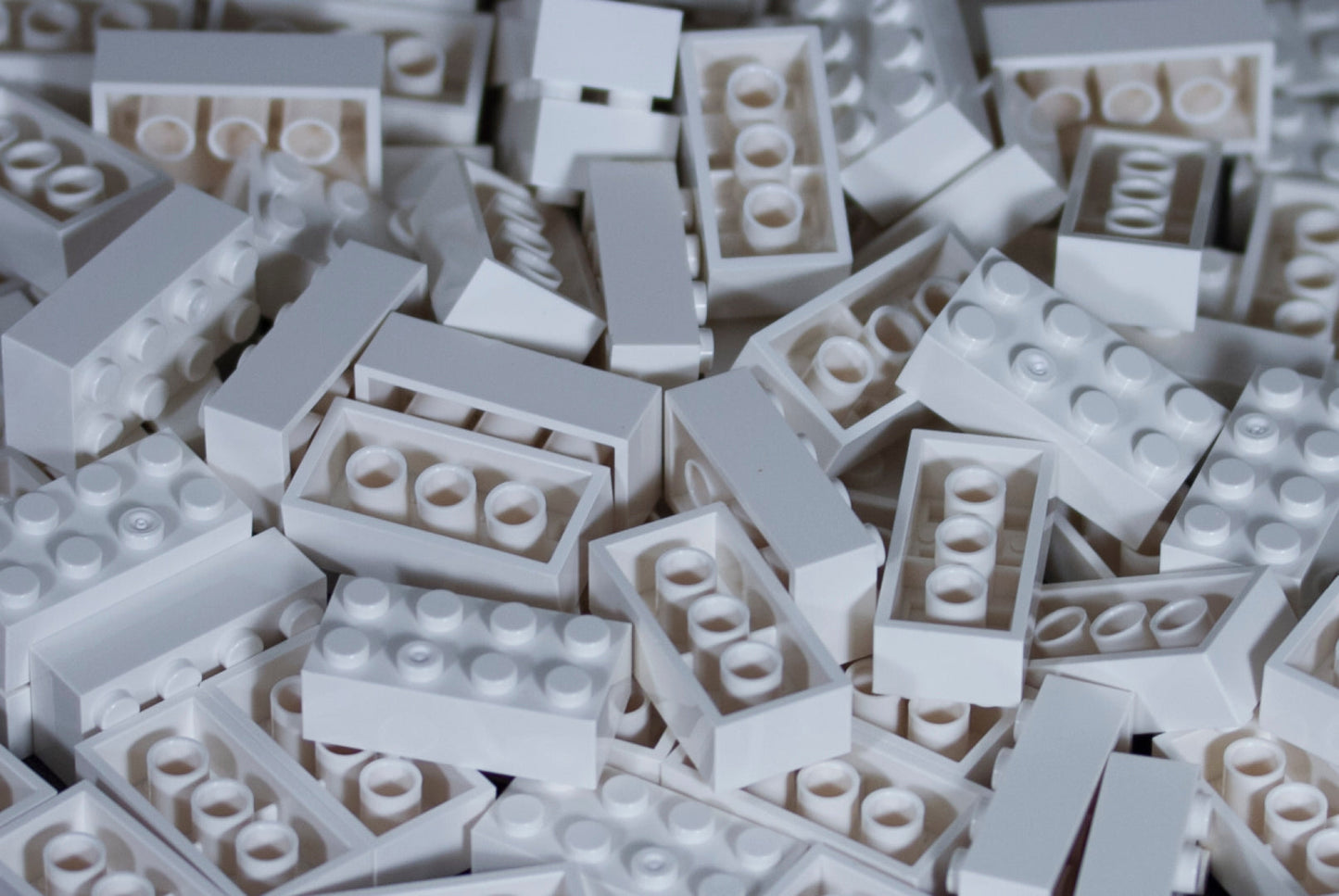 2X4 Brick 100 Pack (White)