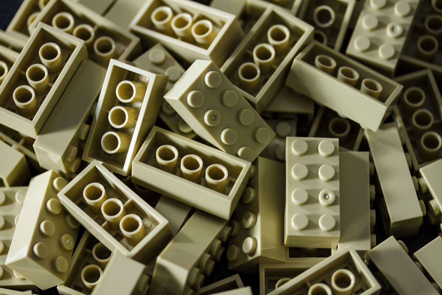 2X4 Brick 100 Pack (Khaki)