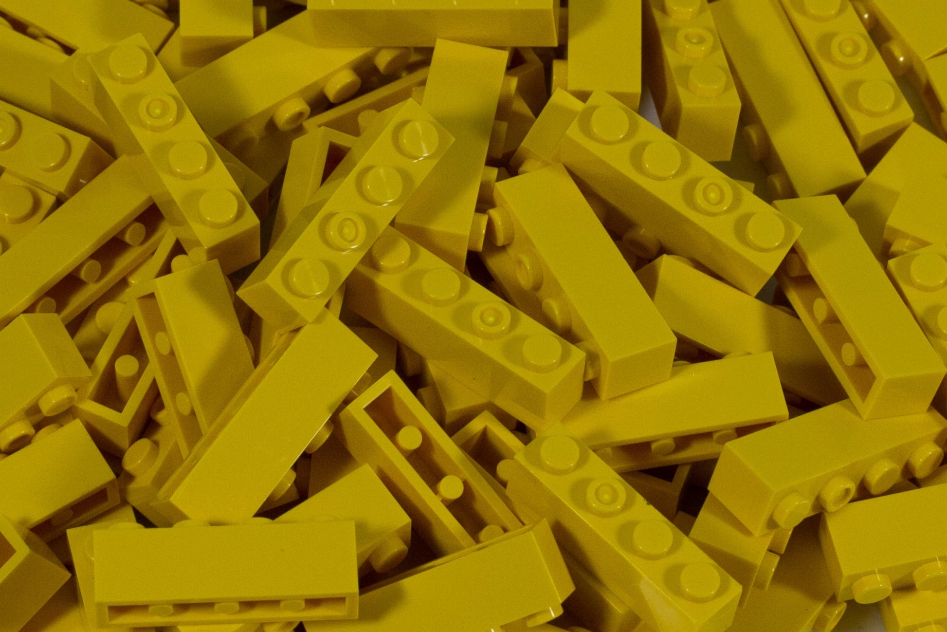 1x4 Stud Brick 100 Pack (Yellow)