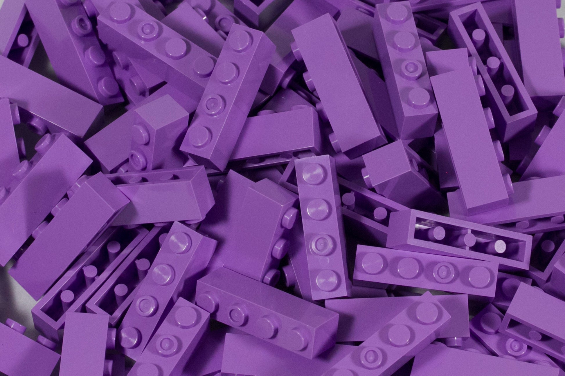 1x4 Stud Brick 100 Pack (Purple)