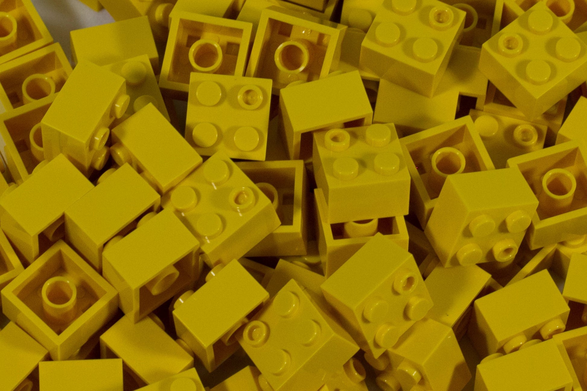 2x2 Stud Brick 100 Pack (Yellow)