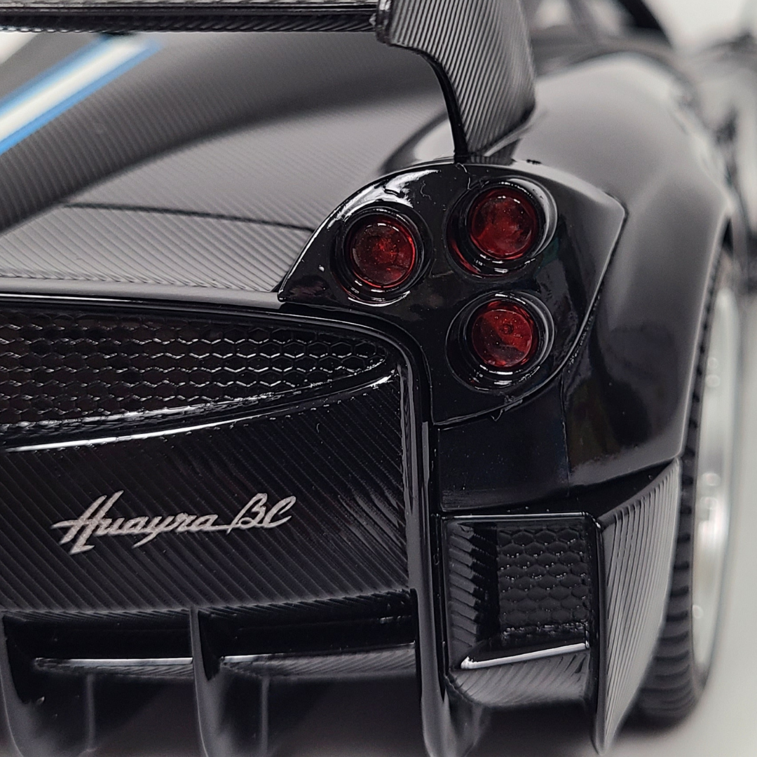 Rastar 1:14 Scale Pagani Huayra BC RC Car – Officially Licensed Remote Control Supercar
