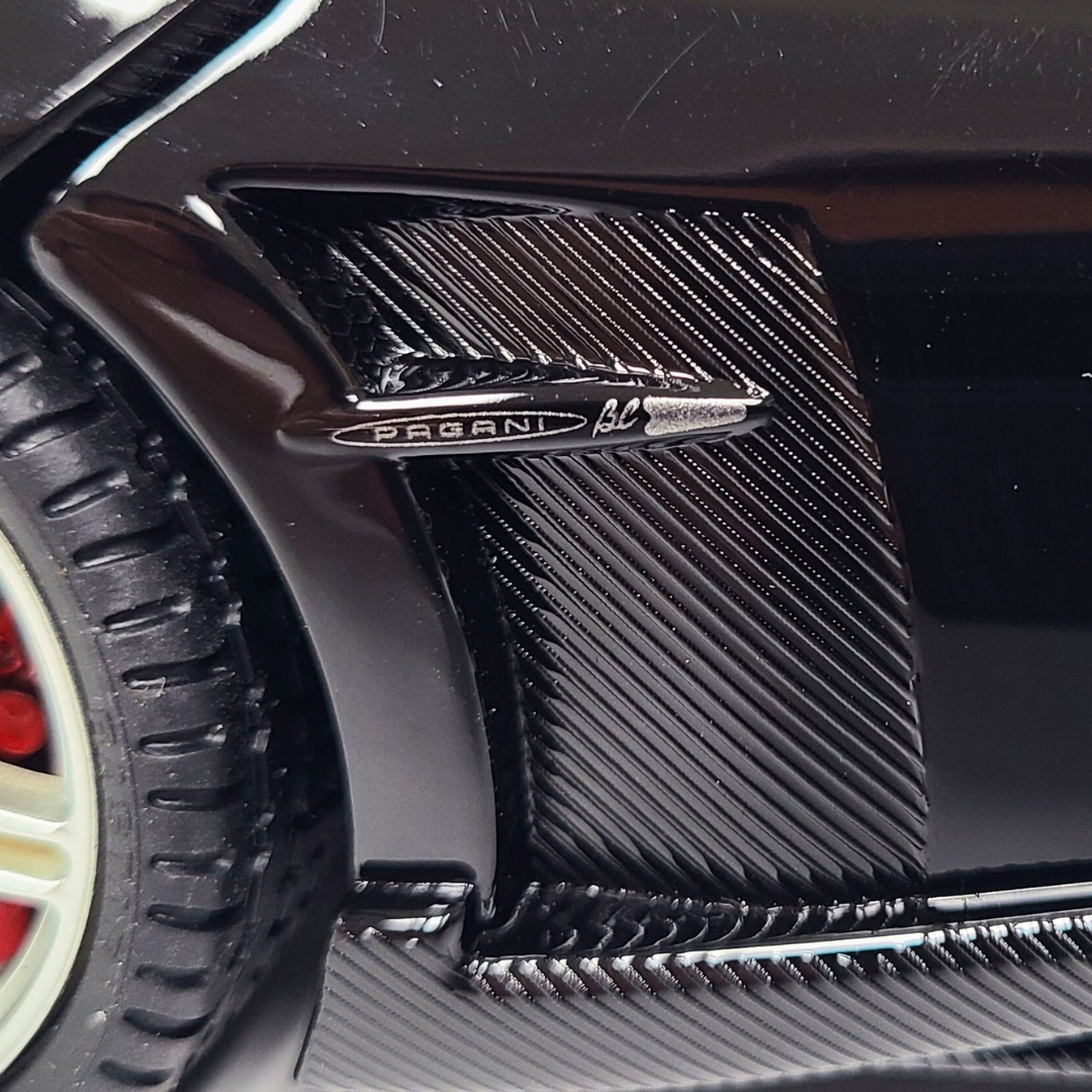 Rastar 1:14 Scale Pagani Huayra BC RC Car – Officially Licensed Remote Control Supercar